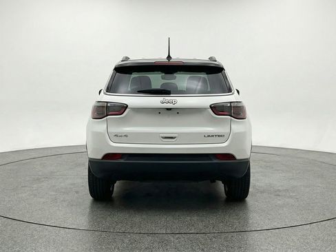 Used 2025 Jeep Compass Limited image 7