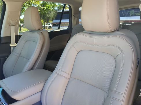 Used 2023 Lincoln Aviator Reserve w/ Elements Package Plus image 10