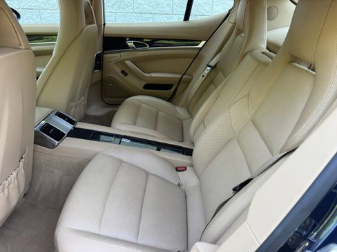 Used 2014 Porsche Panamera image 8