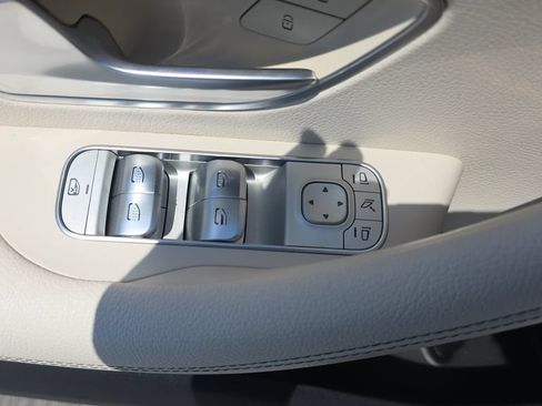 Used 2021 Mercedes-Benz GLS 580 4MATIC image 12