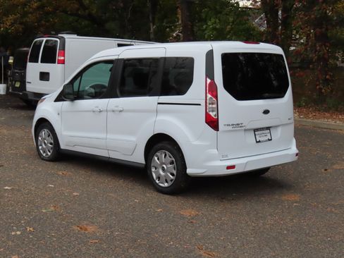 Used 2016 Ford Transit Connect XLT image 2
