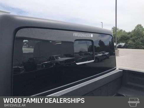 Used 2023 Jeep Gladiator Mojave w/ Cold Weather Group image 10