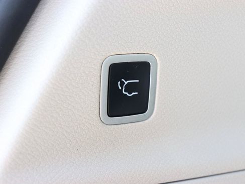 Used 2024 Chrysler Pacifica Touring-L FWD image 63