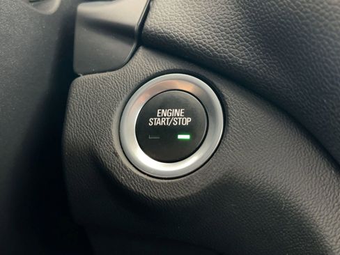 Used 2020 Chevrolet Equinox LT w/ Driver Convenience Package image 25