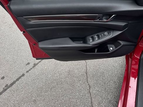 Used 2019 Honda Accord Sport image 10
