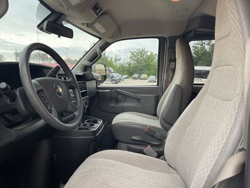 Used 2019 Chevrolet Express 3500 LT w/ LT Preferred Equipment Group RWD image 10
