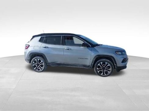 Used 2022 Jeep Compass Limited image 2
