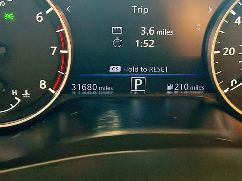 Used 2023 Nissan Altima 2.5 SR w/ SR Premium Package FWD image 19