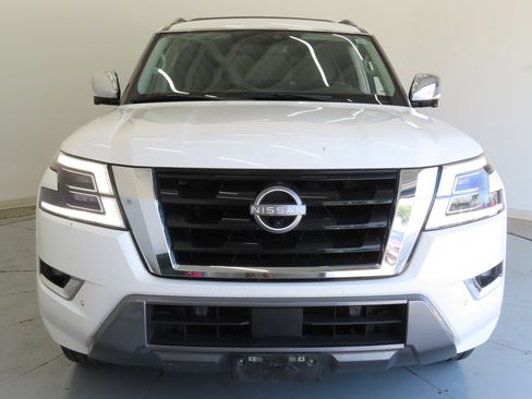 Used 2023 Nissan Armada Platinum w/ Captain's Chairs Package RWD image 9