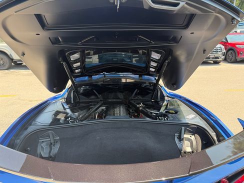 Used 2022 Chevrolet Corvette Stingray Coupe w/ 1LT RWD image 11