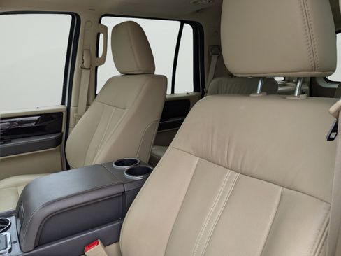 Used 2017 Lincoln Navigator Reserve RWD image 11