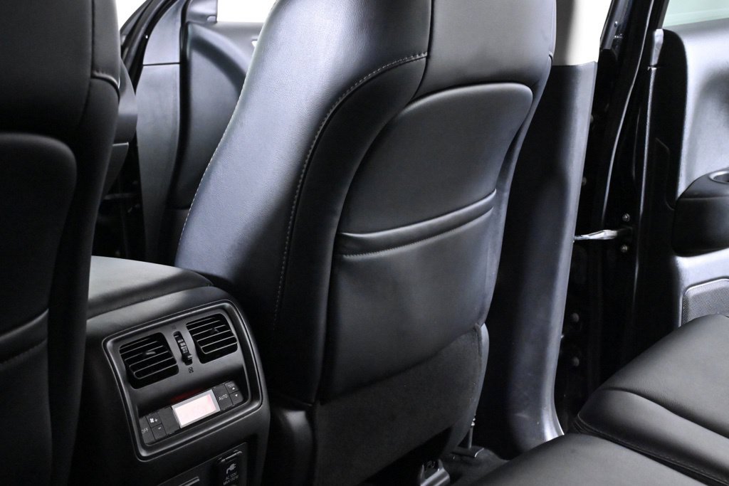 Used 2020 Nissan Pathfinder Platinum AWD/4WD image 35