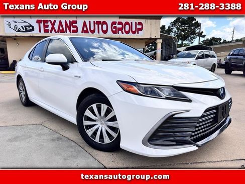 Used 2021 Toyota Camry LE FWD image 1