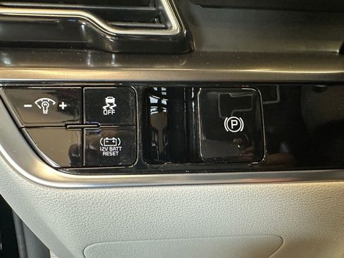 Used 2023 Kia Sportage EX AWD/4WD image 17