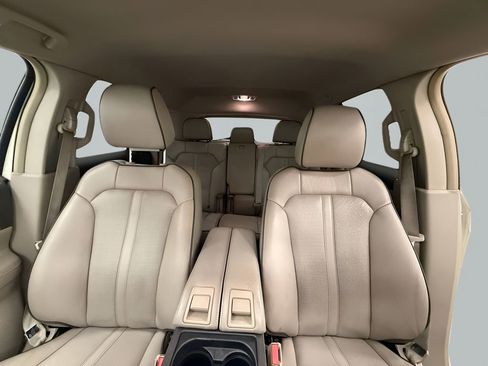 Used 2012 Lincoln MKX AWD image 16