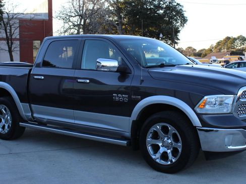 Used 2016 RAM 1500 Laramie w/ Convenience Group image 7