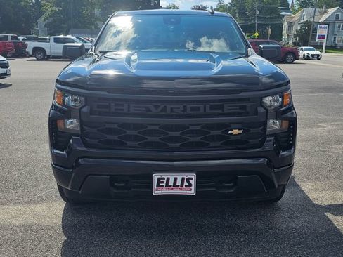 Used 2023 Chevrolet Silverado 1500 Custom AWD/4WD image 2