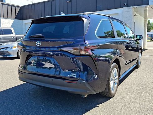 Certified 2024 Toyota Sienna XLE w/ XLE Plus Package AWD/4WD image 6