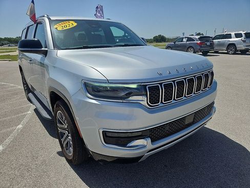 Certified 2023 Jeep Wagoneer Series II AWD/4WD image 11