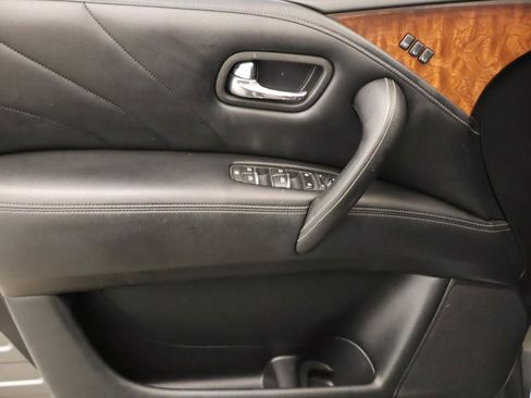 Used 2016 INFINITI QX80 4WD w/ Deluxe Technology Package image 21