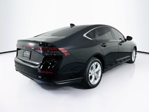 Used 2025 Honda Accord LX image 9