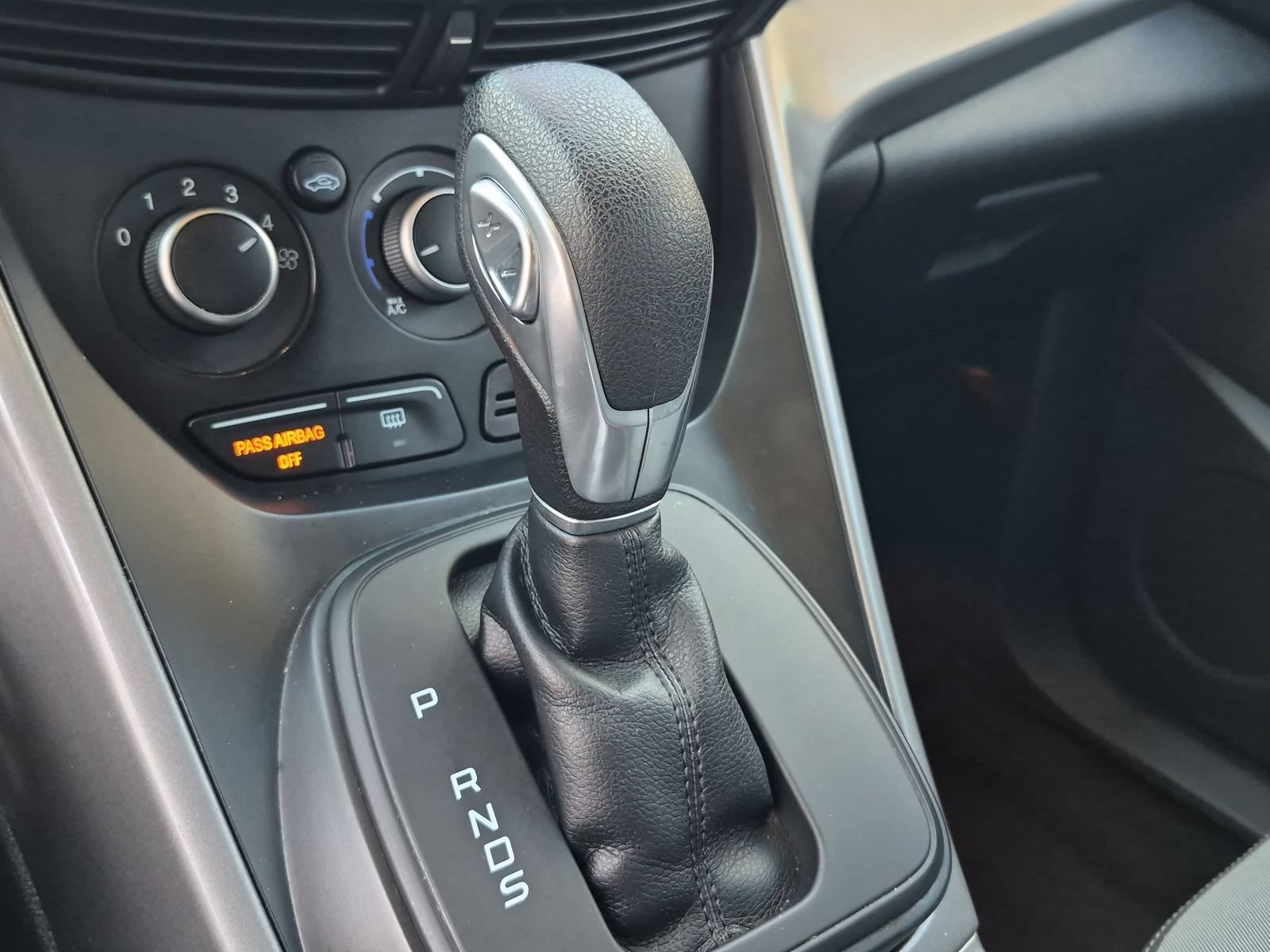 Used 2016 Ford Escape SE AWD/4WD image 30