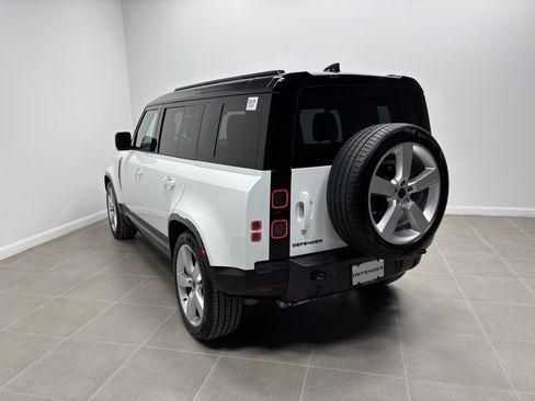 Used 2026 Land Rover Defender 110 X-Dynamic SE AWD/4WD image 9