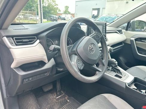 Used 2020 Toyota RAV4 XLE w/ Convenience Package AWD/4WD image 12