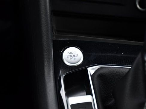 New 2026 Volkswagen Taos SE image 14