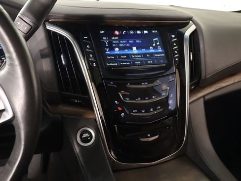 Used 2017 Cadillac Escalade Premium Luxury AWD/4WD image 5
