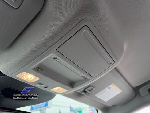 Used 2025 Ford Escape Platinum AWD/4WD image 35