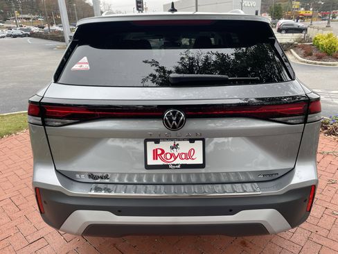 New 2026 Volkswagen Tiguan SE image 5