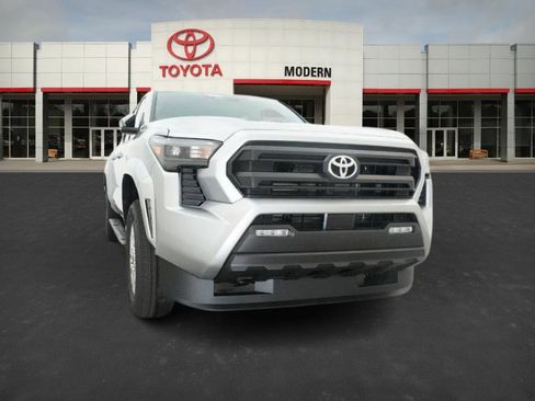 New 2025 Toyota Tacoma SR5 image 31