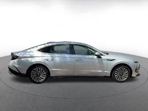 Used 2025 Hyundai Sonata SEL FWD image 17