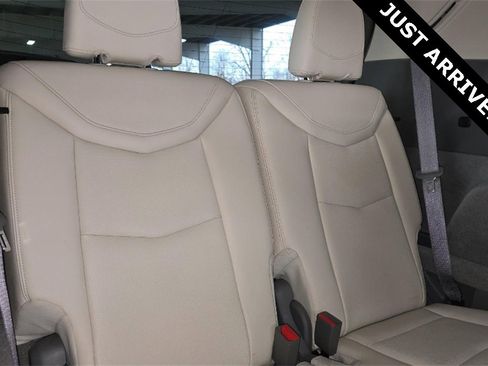 Used 2022 Cadillac XT6 Premium Luxury image 13