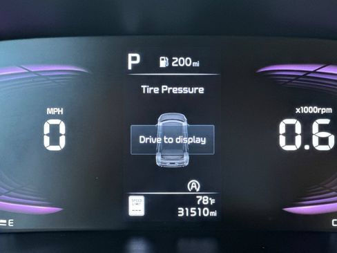 Used 2025 Kia Soul LX w/ LX Technology Package FWD image 24