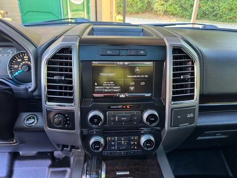 Used 2015 Ford F150 Platinum w/ Technology Package AWD/4WD image 20