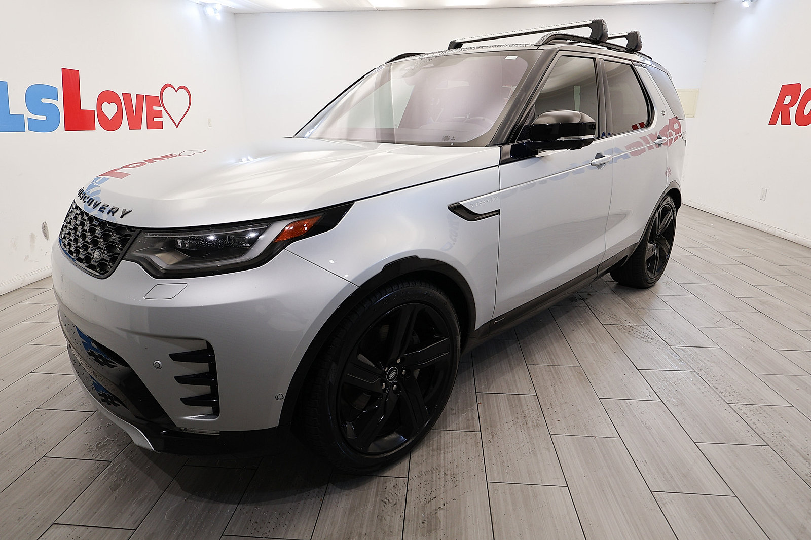 Used 2021 Land Rover Discovery S R-Dynamic AWD/4WD image 1