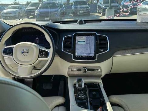 Used 2023 Volvo XC90 T8 Ultimate w/ Lounge Package image 3