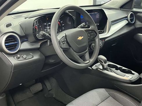 Used 2025 Chevrolet Trax LS FWD image 14