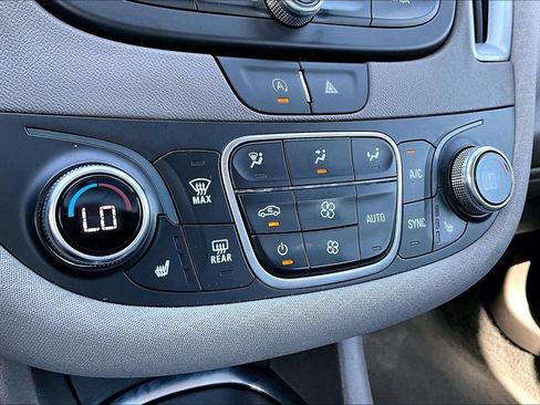 Used 2024 Chevrolet Malibu LT FWD image 31