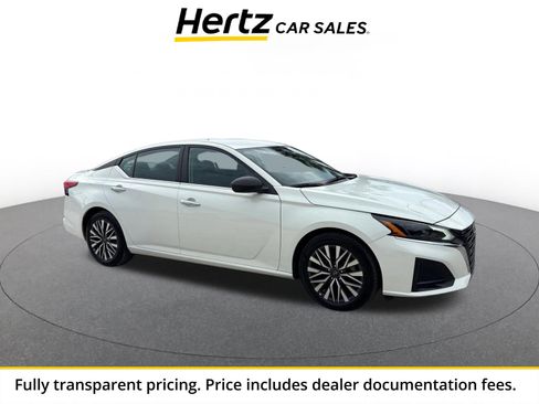 Used 2025 Nissan Altima 2.5 SV FWD image 1
