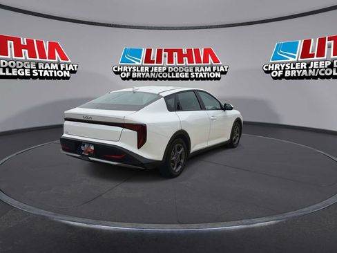 Used 2025 Kia K4 FWD image 8