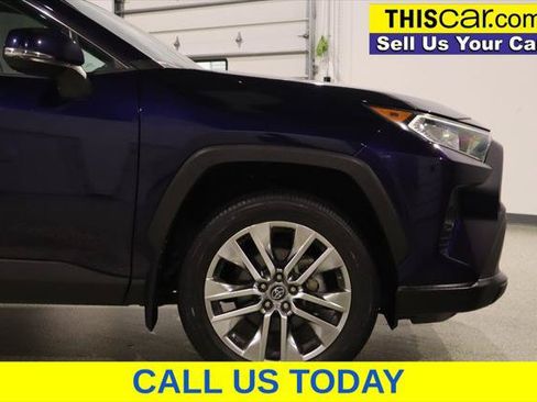 Used 2019 Toyota RAV4 XLE Premium FWD image 11