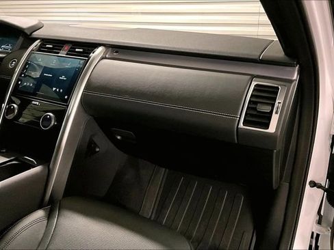 Certified 2025 Land Rover Discovery Dynamic SE AWD/4WD image 24