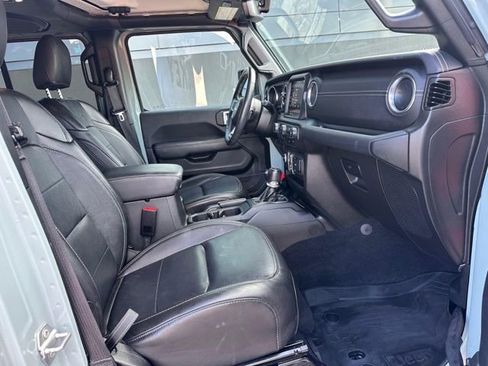 Used 2023 Jeep Wrangler Unlimited Sahara w/ Cold Weather Group AWD/4WD image 9