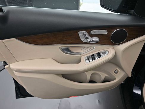 Used 2022 Mercedes-Benz GLC 300 4MATIC image 12