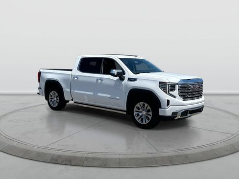 Used 2023 GMC Sierra 1500 Denali w/ Technology Package AWD/4WD image 2