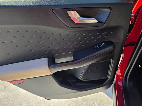 Used 2020 Ford Escape SE FWD image 20