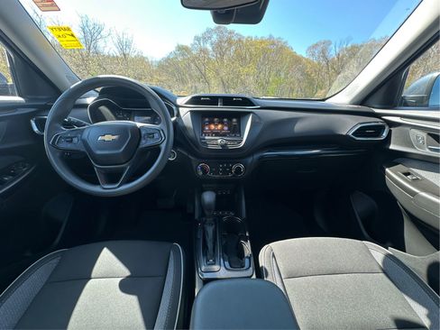 Certified 2022 Chevrolet TrailBlazer LT w/ Driver Confidence Package AWD/4WD image 26